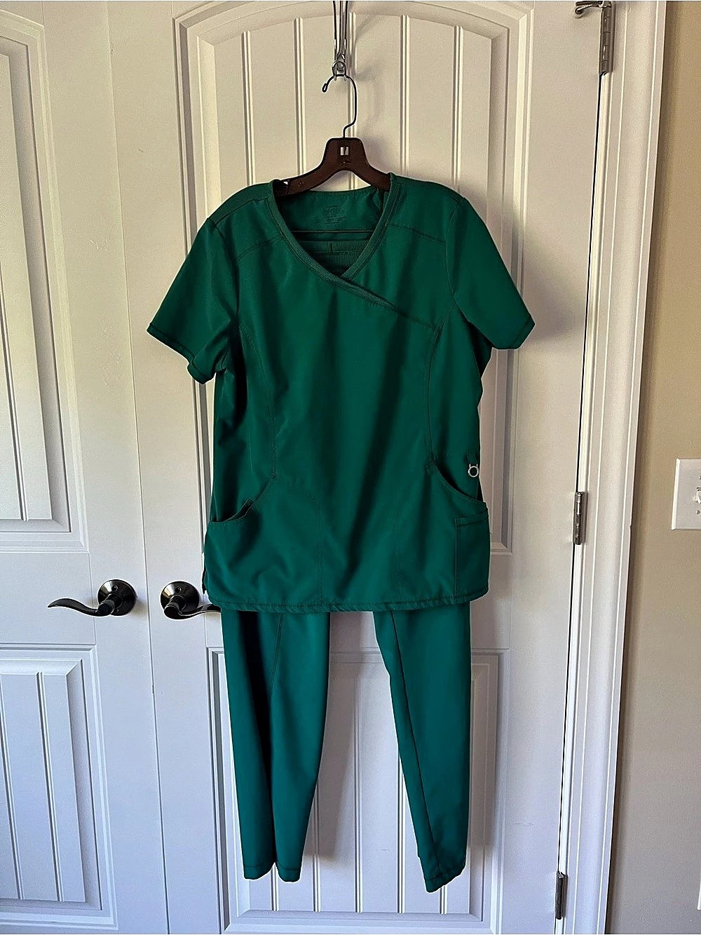 Cherokee Infinity Scrub Set in Green Size Medium/large .40.00